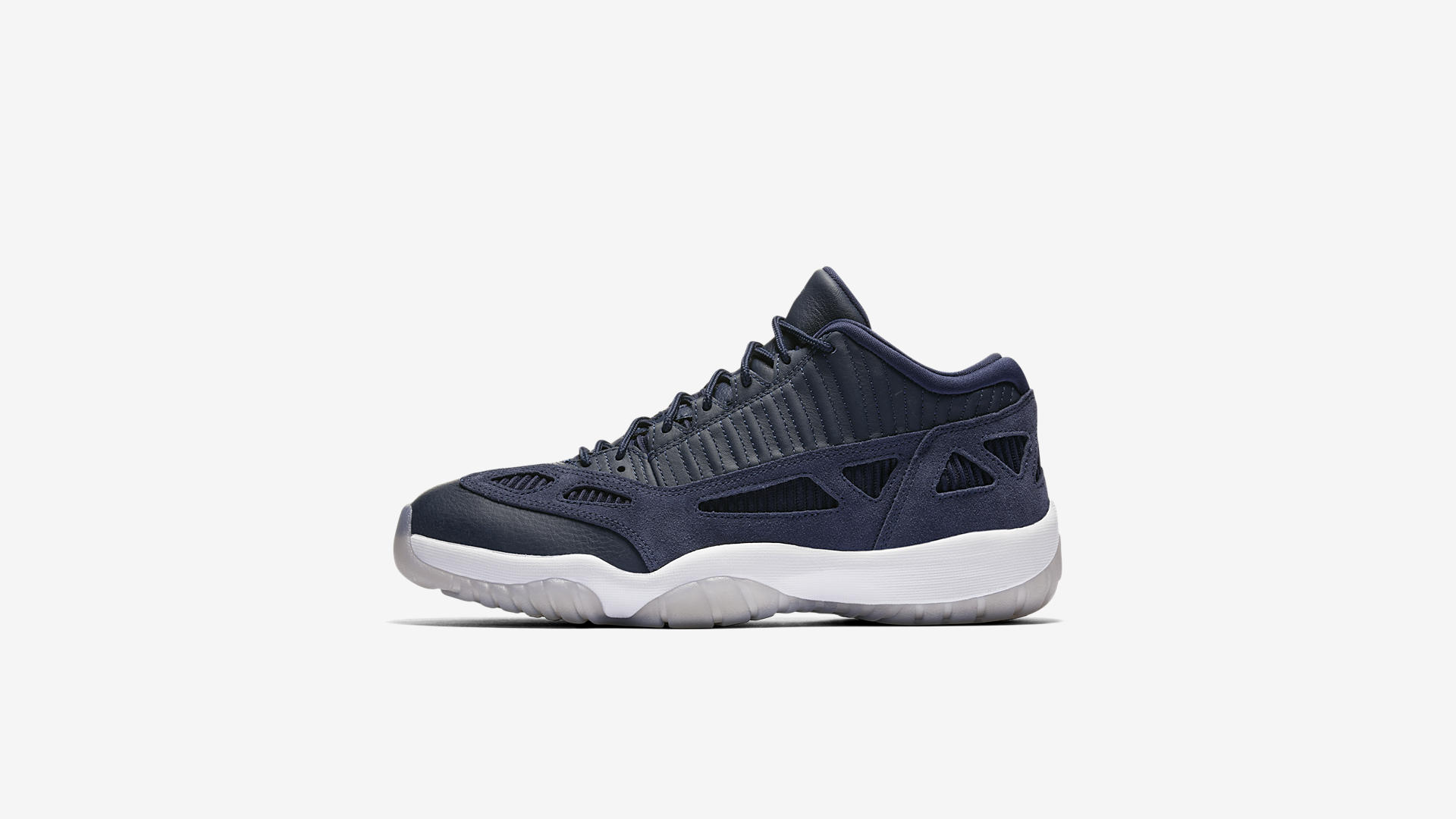 919712-400,AJ11,Air Jordan 11 919712-400AJ11 Air Jordan 11 Low IE 再度现身，黑曜石配色月底发售