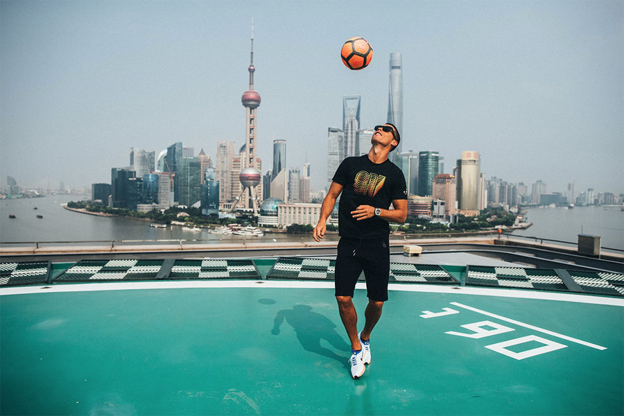 918264-100,Mariah Flyknit Race 918264-100Mariah C 罗抵达上海！看看他穿了双什么鞋