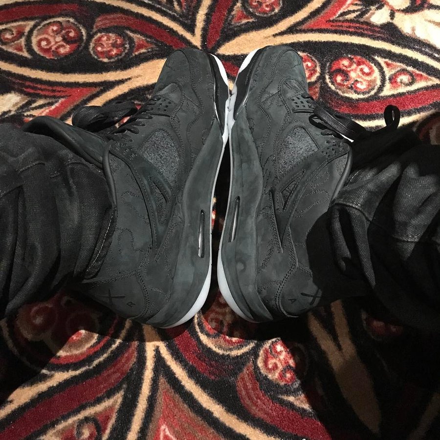 KAWS,AJ4,Air Jordan 4 AJ4 KAWS Drake 提前上脚了一双你们都想要的联名 Air Jordan！