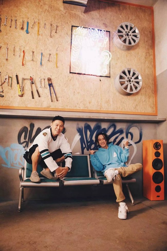 Freestyle,Yeezy,Rap,Yeezy 350  摘下面具的欧阳靖和 TT 亲自告诉你！什么是真正的 Freestyle?