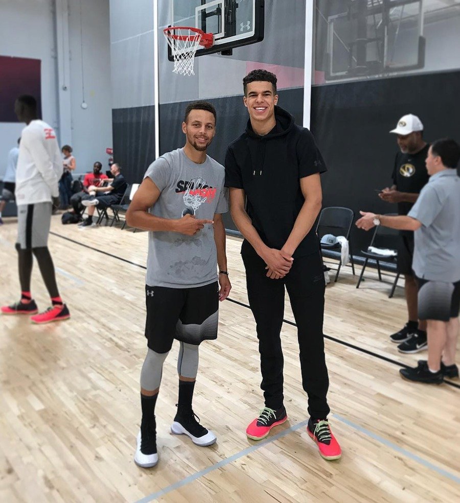 Under Armour,Curry 4  发售日期确定！黑白配色 Curry 4 将于 10 月发售！