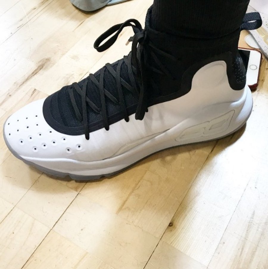 Under Armour,Curry 4  发售日期确定！黑白配色 Curry 4 将于 10 月发售！