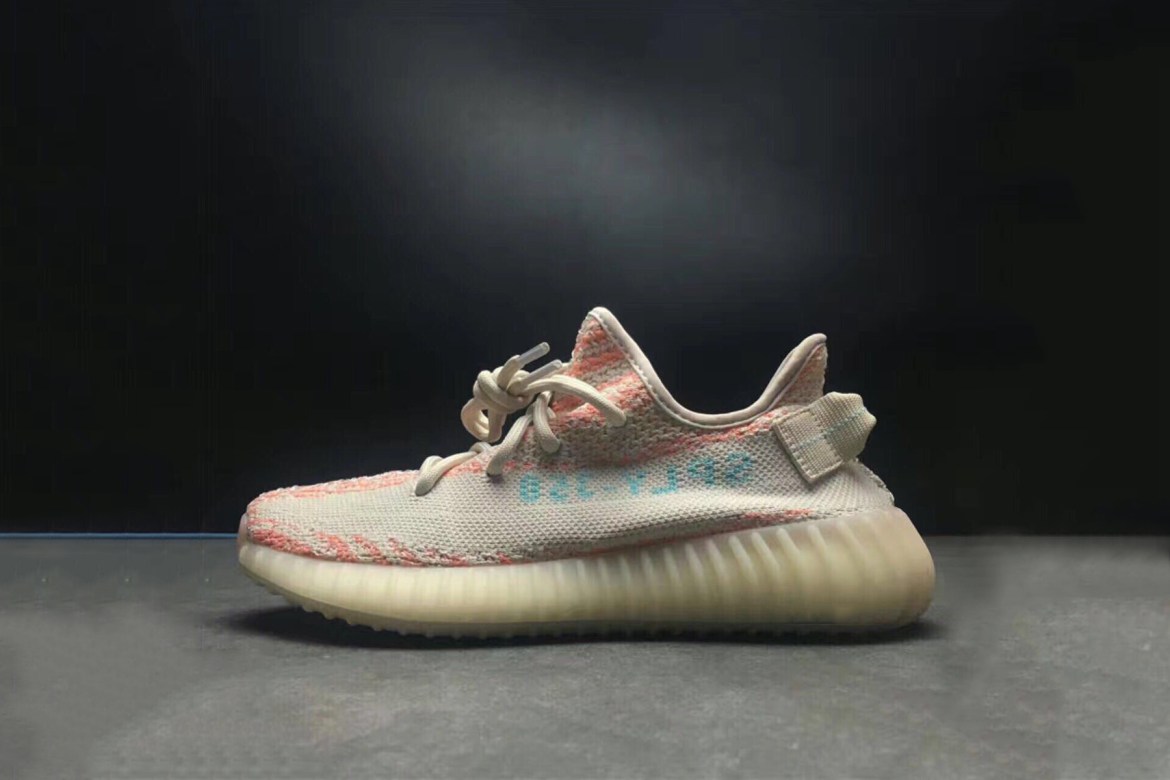 adidas,Yeezy Boost 350 V2  首款女生专属？Yeezy Boost 350 V2 新配色谍照再现