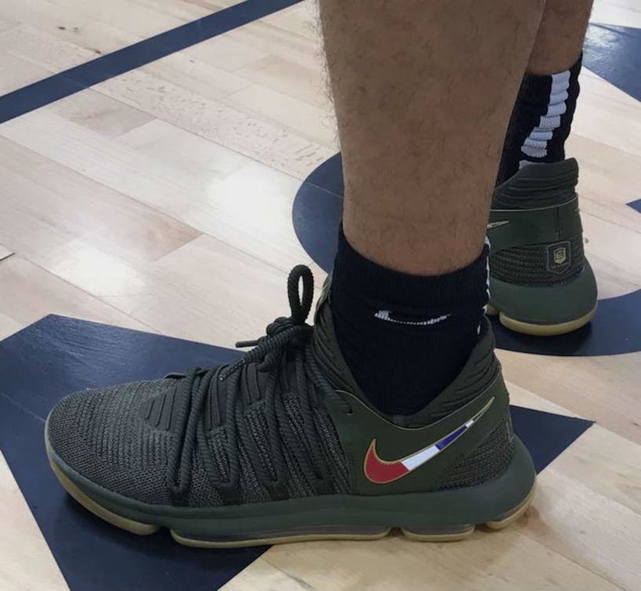 Nike,LeBron 14,KD 10,PG 1  Nike 三巨头签名战靴 推出篮球学院别注配色