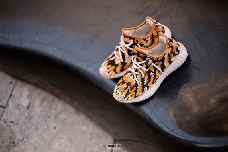Yeezy，Dent Kicks Custom，adidas  想要个性又浮夸？这双虎纹定制 addias Yeezy 350 V2 如何？