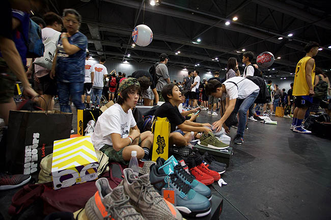 SneakerCon  家里闲置的球鞋、衣服太多？快！这个周末来这里卖掉！