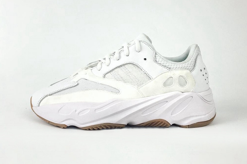 Yeezy Boost 700,adidas  纯色当道！两款新配色 Yeezy Boost 700 实物曝光