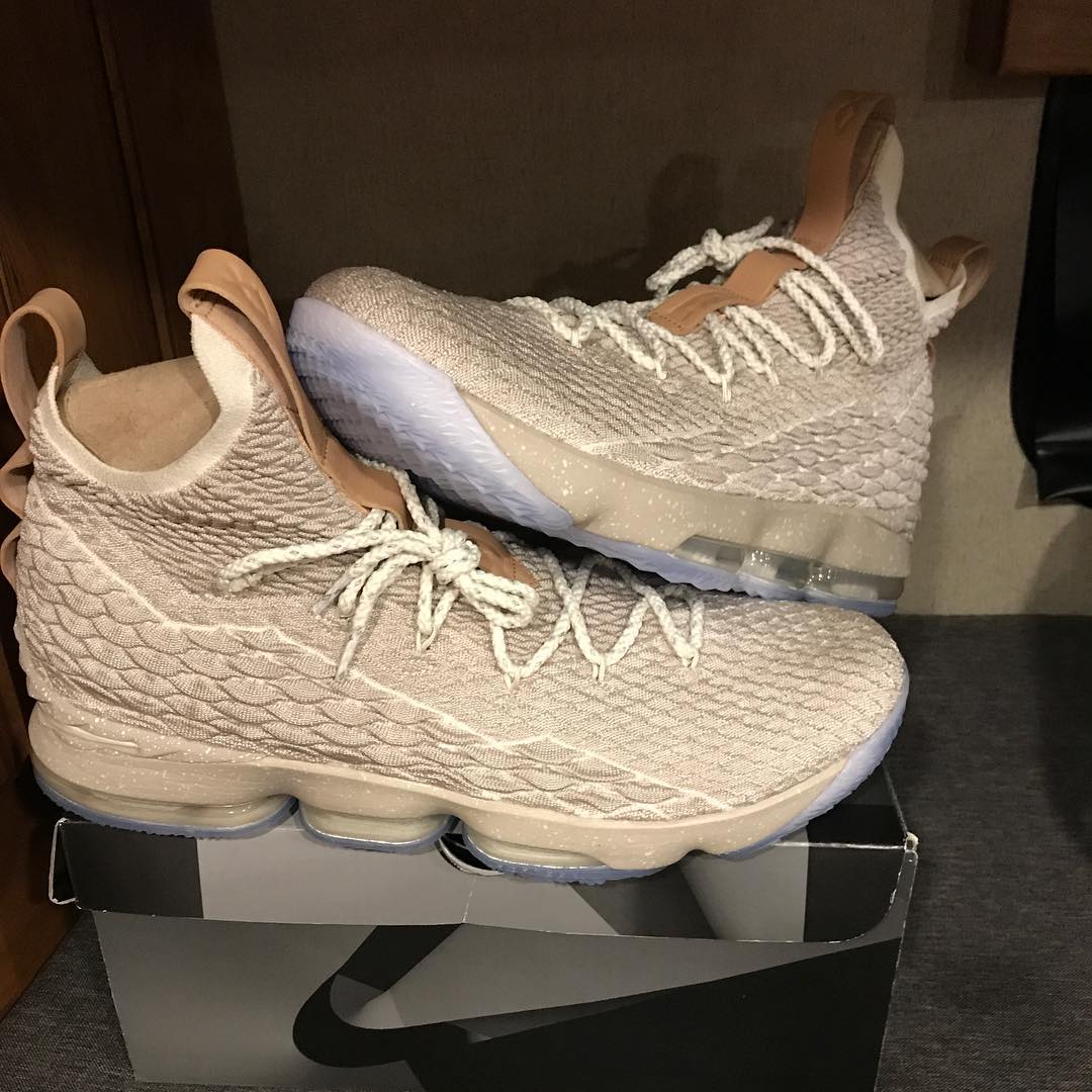 Nike,LeBron 15  全面革新！詹皇晒出香槟金色 LeBron 15