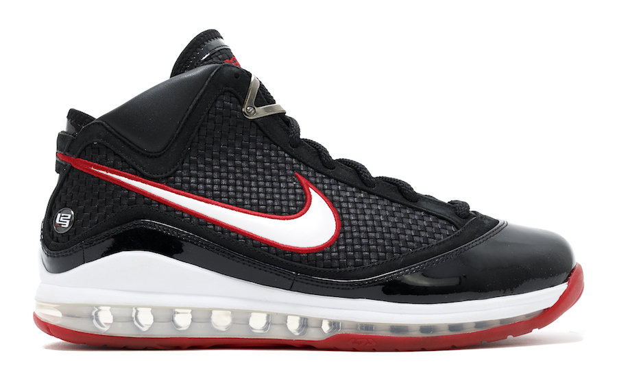 Nike,LeBron 15,Zoom Generation  进来看看！詹姆斯场上与场下最喜欢的五双球鞋是什么！