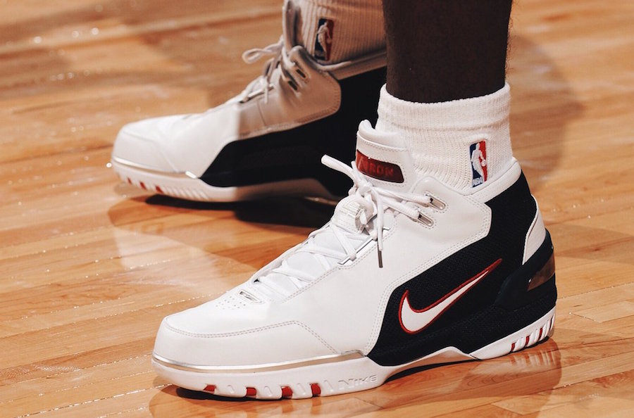 Nike,LeBron 15,Zoom Generation  进来看看！詹姆斯场上与场下最喜欢的五双球鞋是什么！