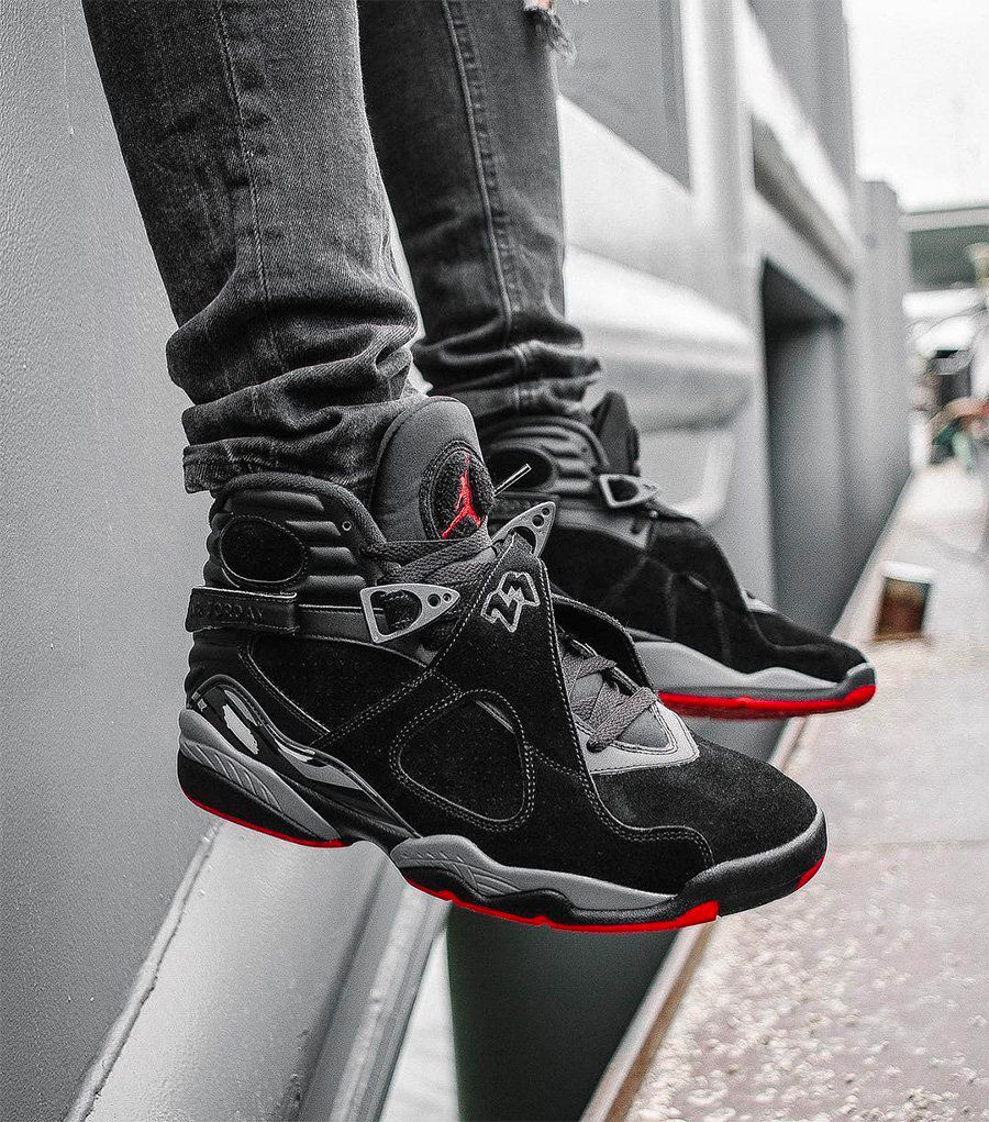 305381-022,AJ8,Air Jordan 8 305381-022AJ8 黑红装扮再现飞人战靴，这双 Bred 配色百搭又霸气十足！