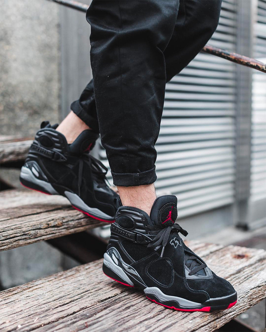 305381-022,AJ8,Air Jordan 8 305381-022AJ8 黑红装扮再现飞人战靴，这双 Bred 配色百搭又霸气十足！