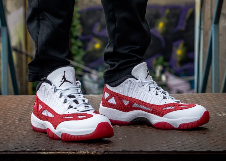 AJ11,Air Jordan 11,919712-101  月底这双白红 Air Jordan 11 Low IE！你觉得上脚好看吗？
