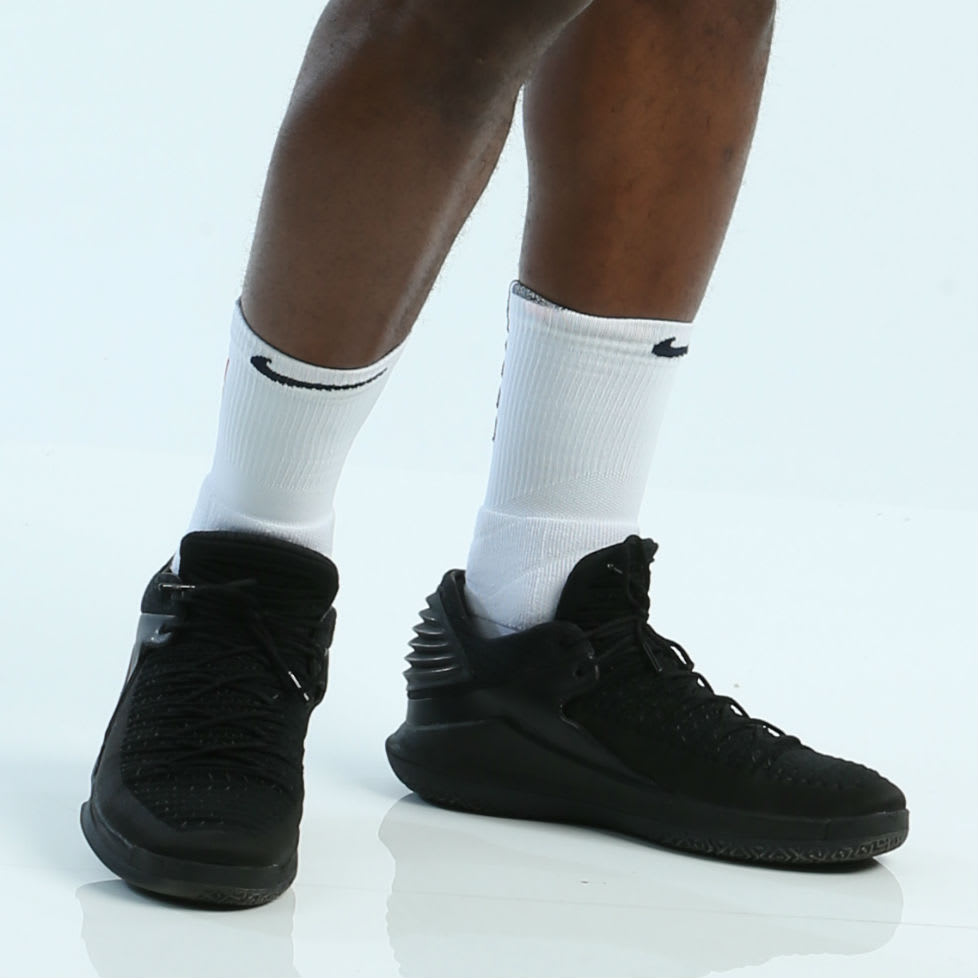 AJ32,Air Jordan 32 Low  纯黑配色 Air Jordan 32 Low！吉米巴特勒提前上脚！