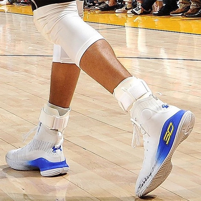 Curry 4,Under Armour  库里赛场上脚 Under Armour Curry 4 勇士配色