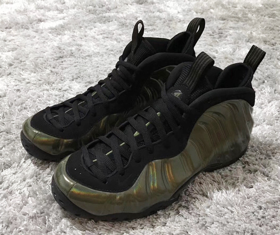 314996-301,Foamposite One,Foam 314996-301 首次曝光！这双炫彩光泽鞋面的喷泡新品 11 月份发售！