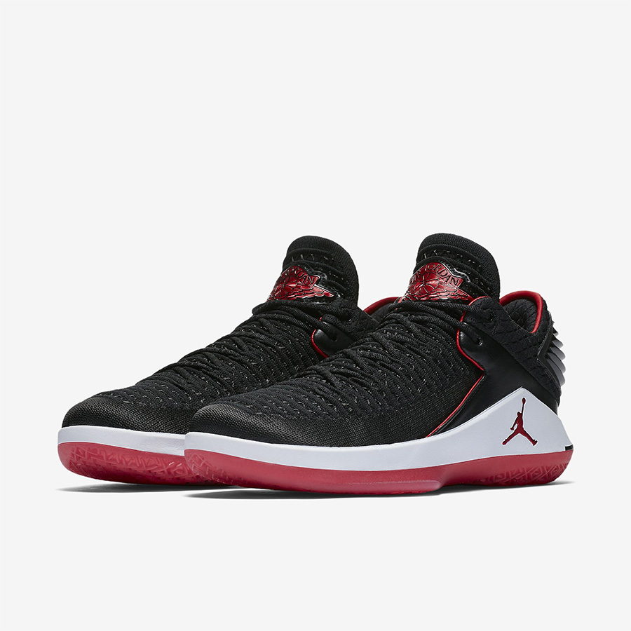 AA1256-001,AJ32,Air Jordan 32 AA1256-001 低帮版黑红 Air Jordan XXX2 Low “Banned” 官方图片释出