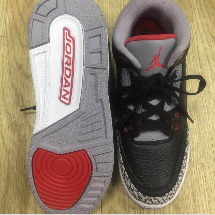 AJ3，Air Jordan 3,854262-001   Nike 后跟！2018 款黑水泥 Air Jordan 3 实物曝光