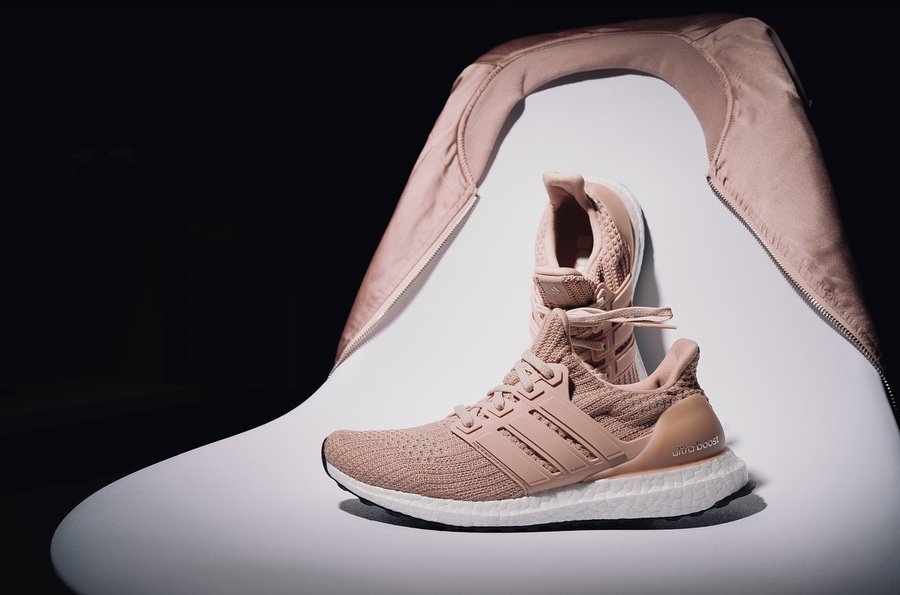 adidas,UltraBoost 4.0  或为女生专属！全新配色 UltraBoost 4.0 实物欣赏