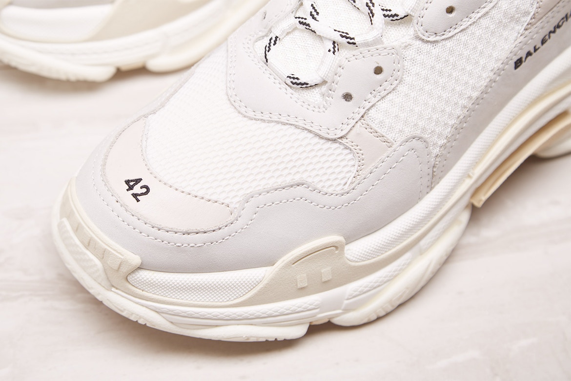 Balenciaga,Triple S  纯白配色降临！全新 Balenciaga Triple S 即将发售