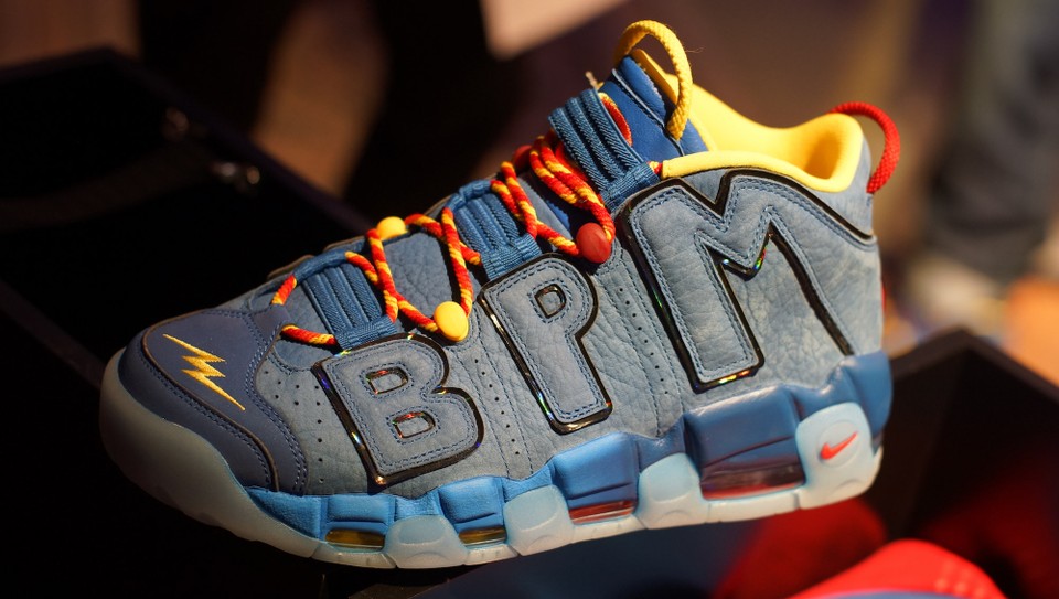 Uptempo,大AIR,Nike  还有配套服饰！慈善配色 Nike Air More Uptempo DB 实物近赏