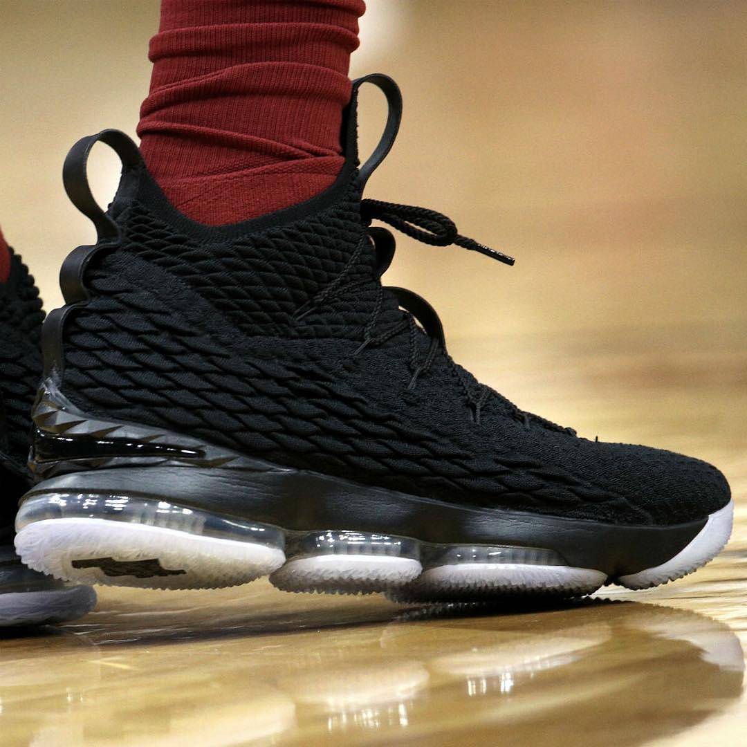 LBJ15,LeBron 15,Nike  传言 LeBron 15 将带来更多詹姆斯 PE 配色的市售！