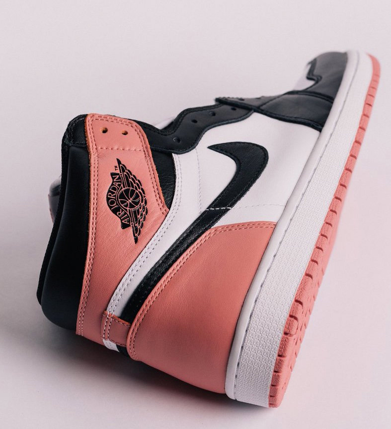 861428-101,AJ1,Air Jordan 1 861428-101AJ1 黑脚趾新品！本月这双脏粉 Air Jordan 1 也是个重要角色！