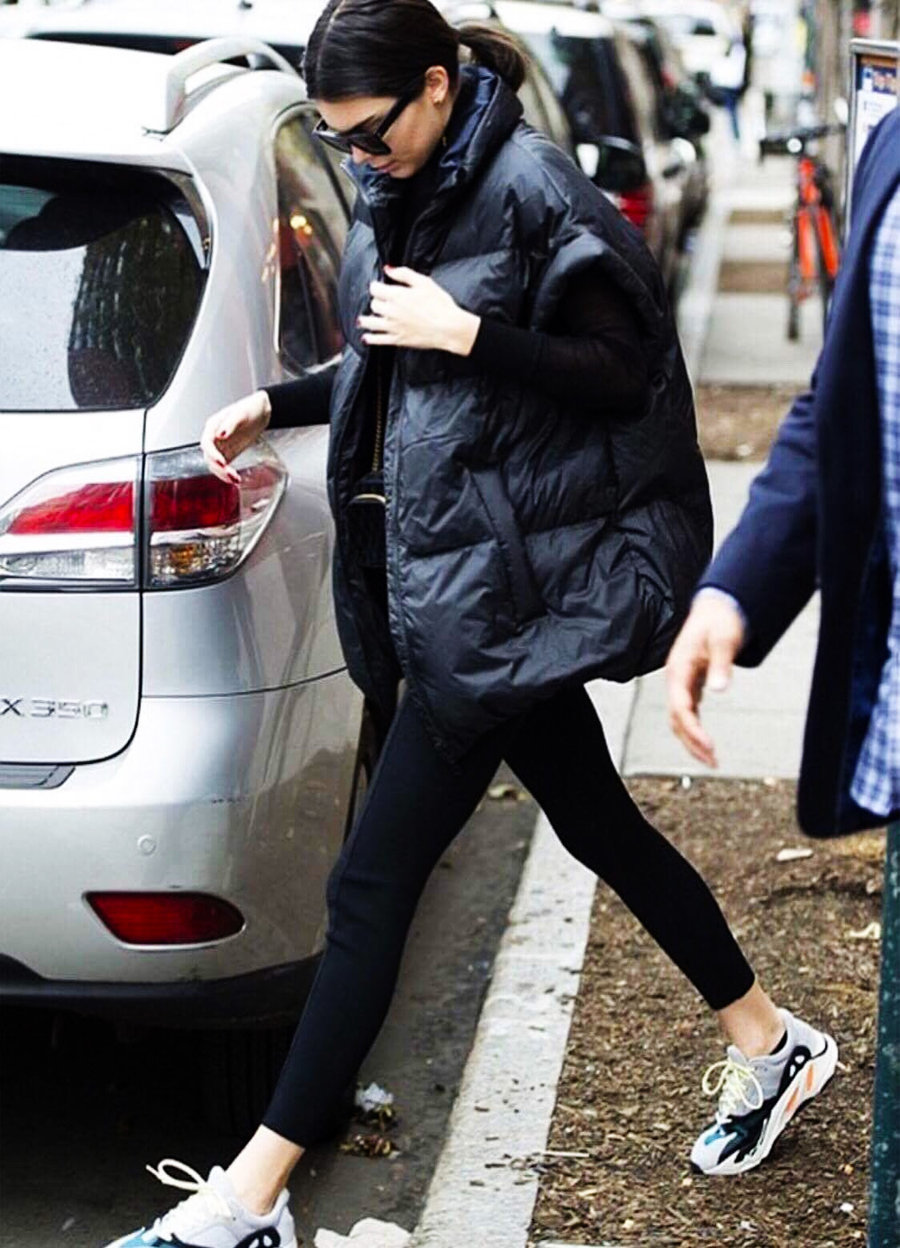 Yeezy 700,Yeezy  Kendall 上脚 Yeezy 700 Wave Runner Boost