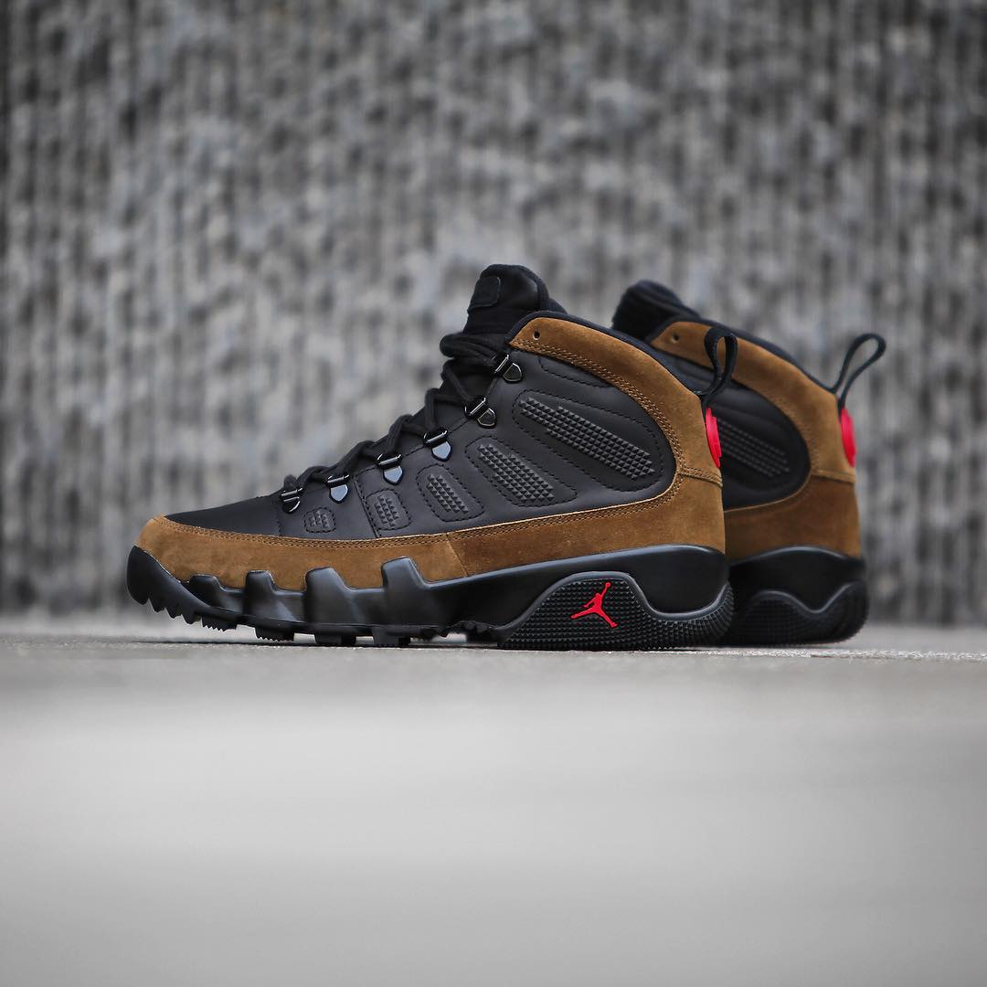 Air Jordan 9,AJ9,AO4690-012  除了大黄靴和 SF-AF1，今年冬天你还有一个全新选择！