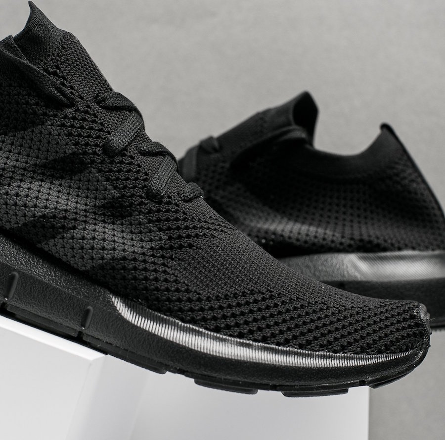 adidas,Swift Run  纯黑纯白！adidas 推出的这两款编织复古跑鞋怎么样？