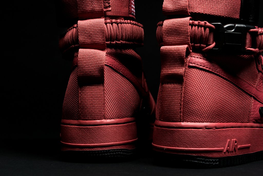 Nike,SF-AF1,857872-600  低调中尽显个性！暗红色 SF-AF1 横空出世！