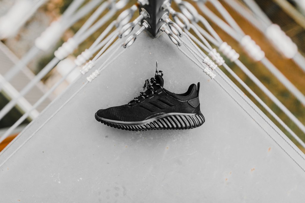 adidas,AlphaBounce  全新升级！舒适百搭 AlphaBounce 带来皮质版本！