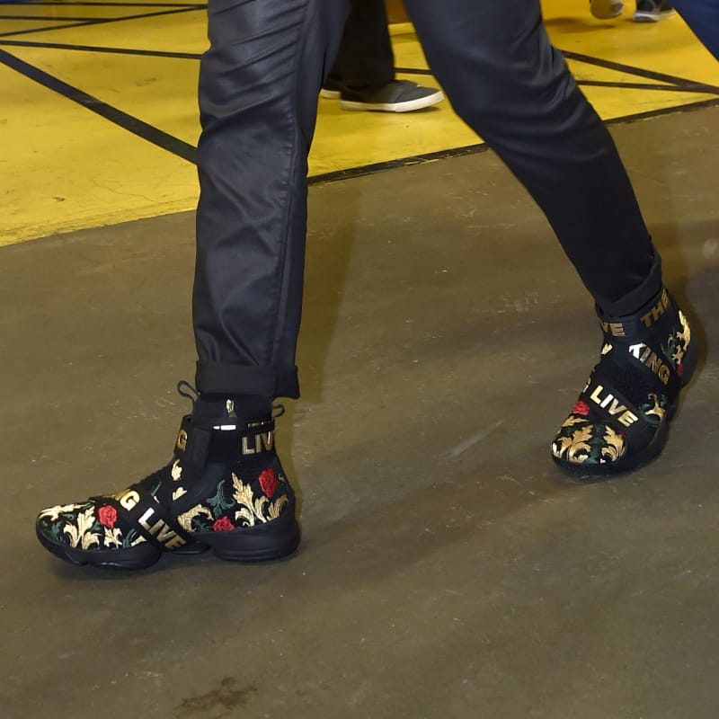 KITH,LeBron 15  还有黑金版本？勒布朗上脚 KITH x LeBron 15 全新配色！