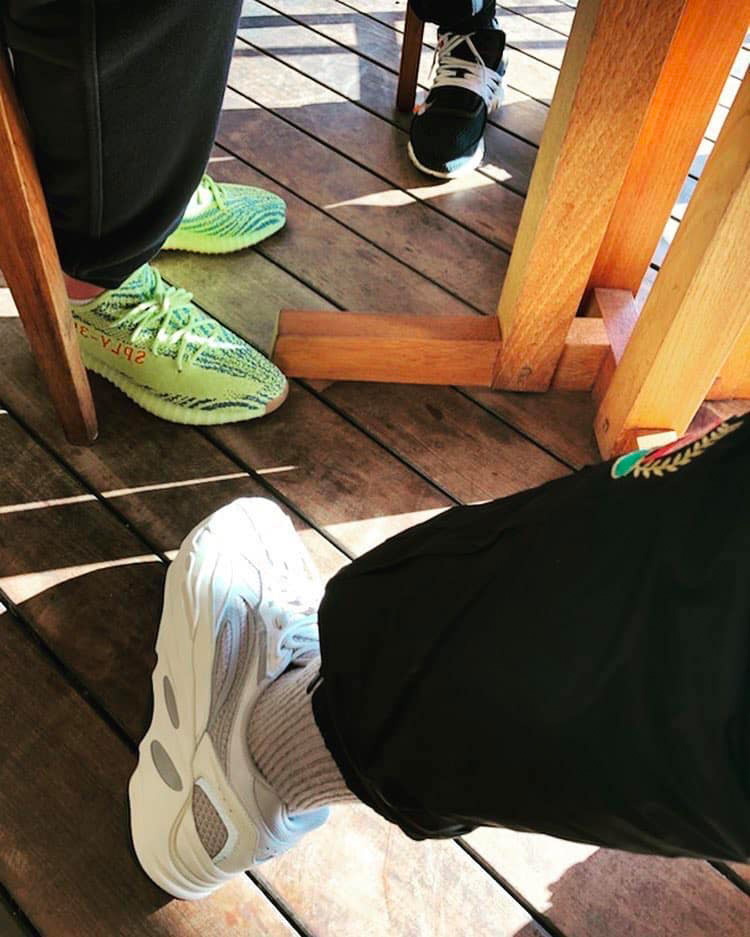 Yeezy 700,Yeezy,adidas  侃爷又曝光一双新鞋！难道是 Yeezy Runner 700 V2？