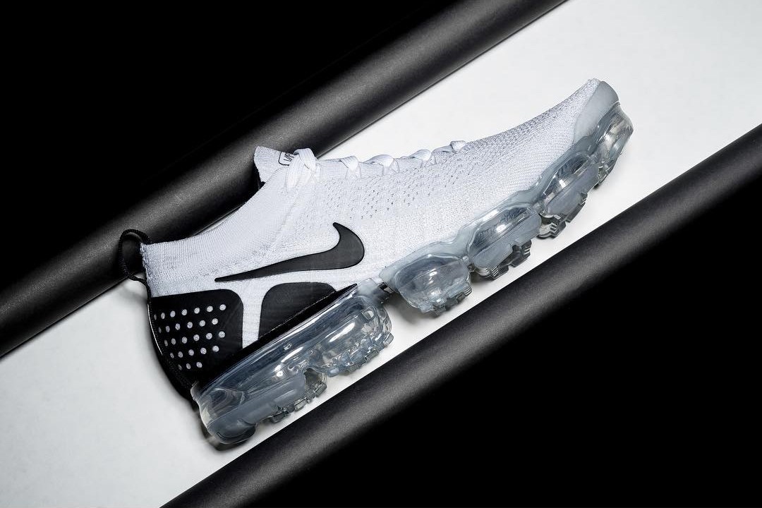 Nike,Air VaporMax  造型更加前卫！Air VaporMax 2.0 阴阳配色实物欣赏！