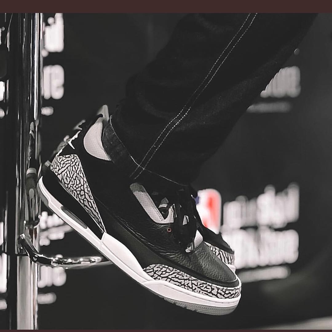 AJ3,Air Jordan 3,854262-001  传言货量大！黑水泥 Air Jordan 3 能否轻松入手？