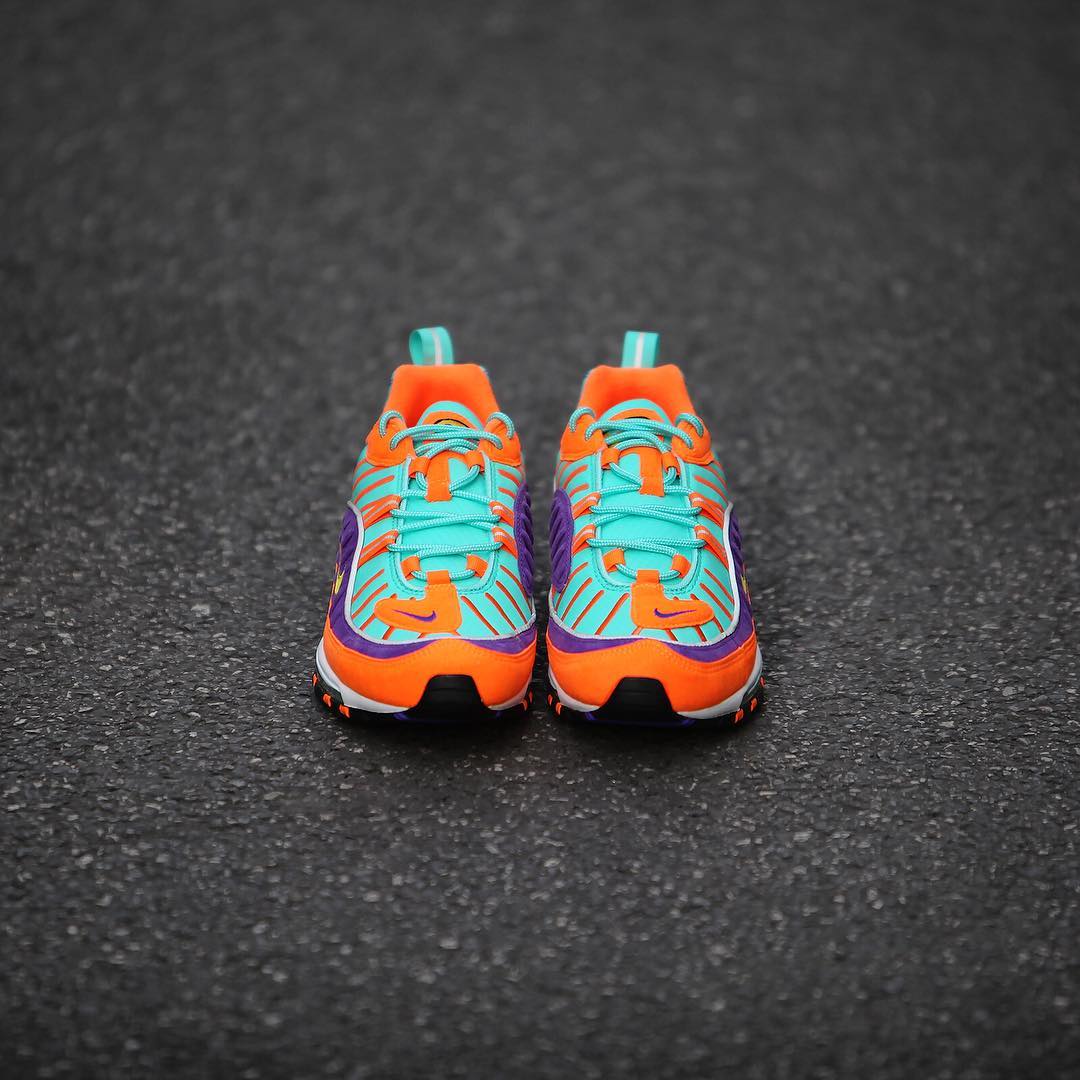 Nike,Air Max 98,QS,924462-800  实物美图抢先看！这双色彩张扬的 Air Max 98 QS 即将发售