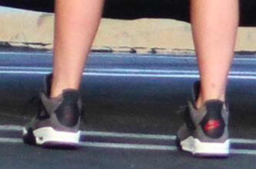AJ4,Air Jordan 4 AJ4 Travis Scott x Air Jordan 4 首次曝光！金小妹上脚！