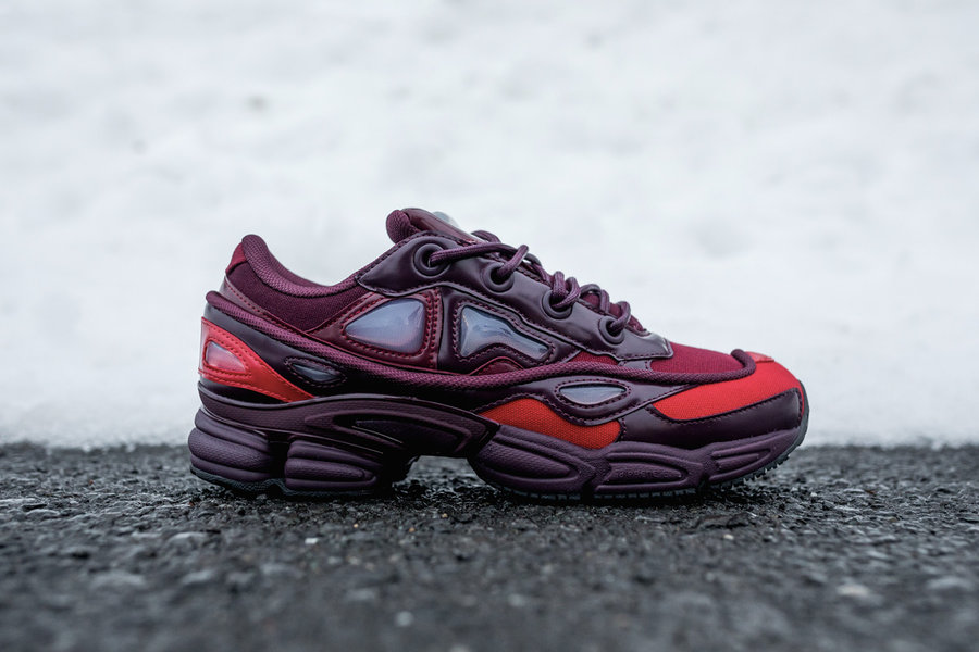 Ozweego,Raf Simons,adidas Ozweego III 讨好的色彩搭配！这双你能买到的老爹鞋又有新配色了！