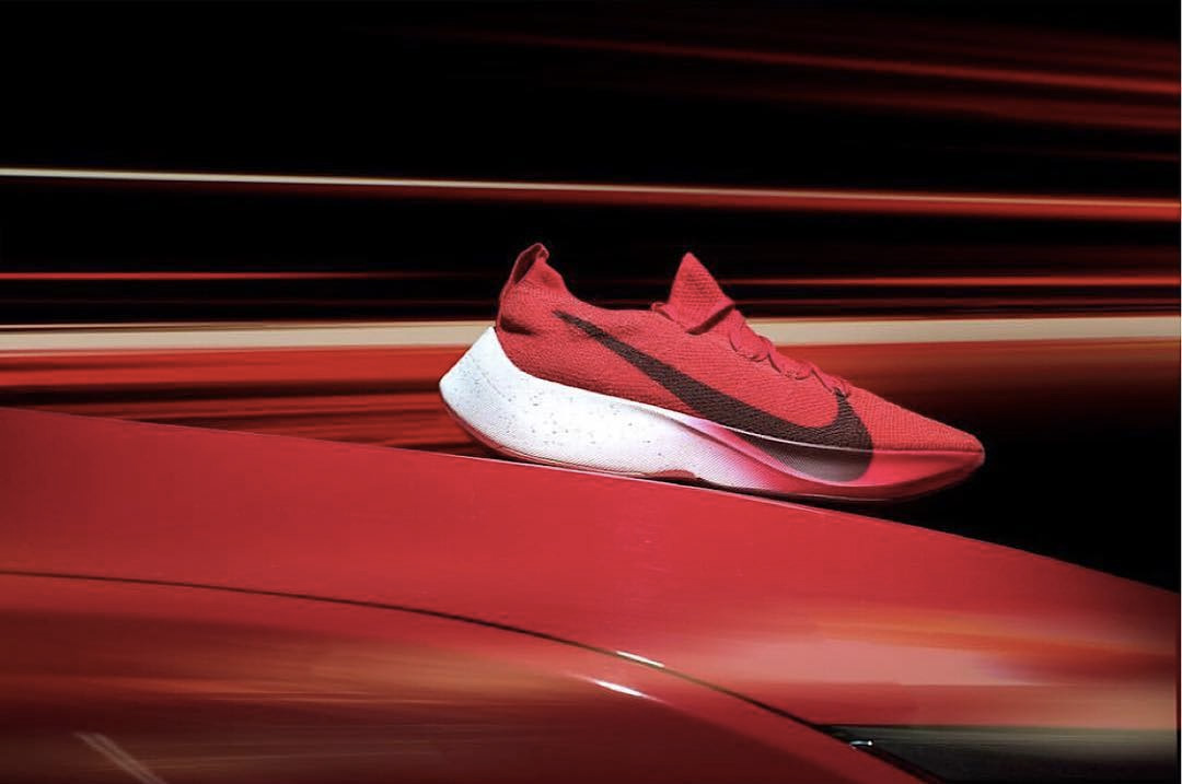 AQ1763-001,Vapor Street,Nike AQ1763-001 这双神秘的 “超级大钩跑鞋” 真的是 React 缓震！