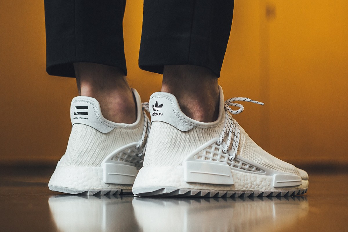 AC7031,Hu NMD,adidas AC7031 菲董 Hu NMD 即将带来新配色！纯白装扮首次登场！