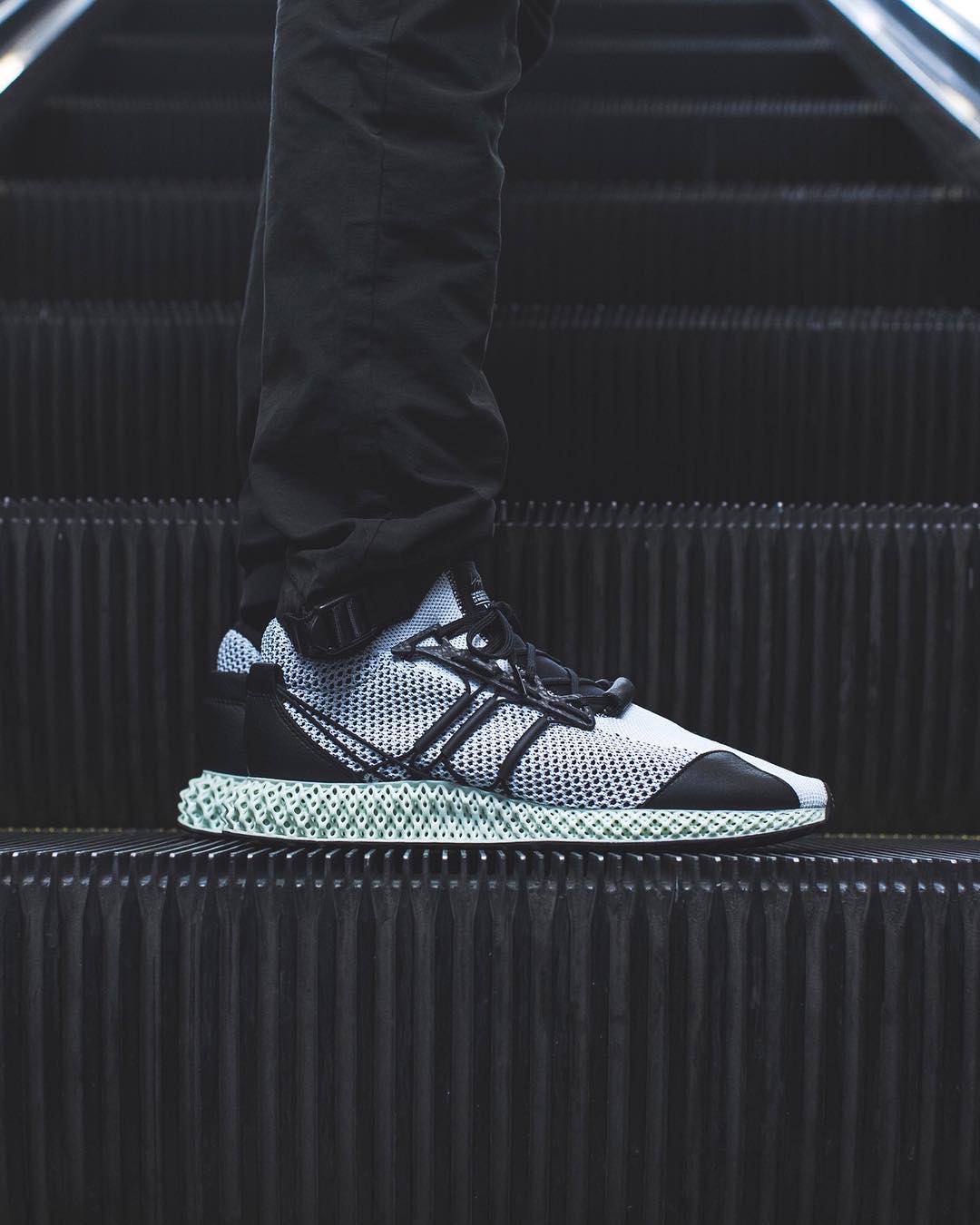 adidas,Y-3,Runner 4D  解构 + 4D 打印！全新鞋款 Y-3 Runner 4D 上脚照欣赏