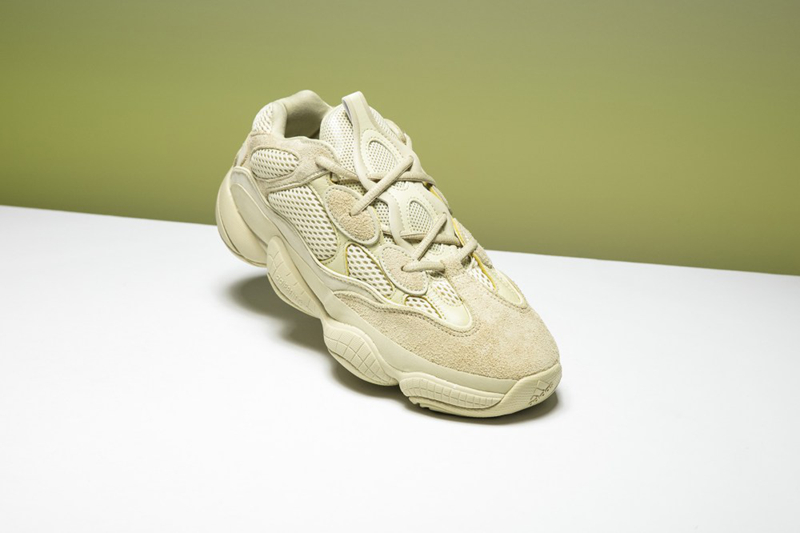 adidas,Yeezy Desert Rat 500  纯色风格依旧！全新配色 Yeezy 500 实物欣赏