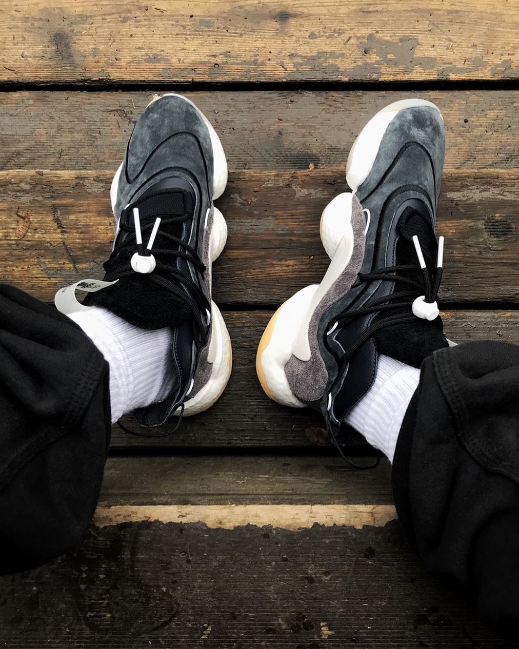 adidas,Crazy BYW  首次曝光！拼接皮革打造 Crazy BYW 尽显奢华质感！