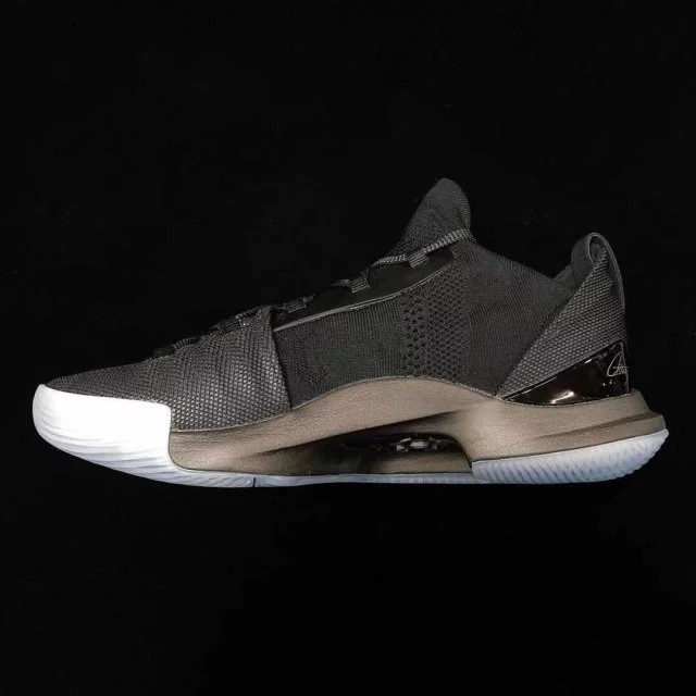 Under Armour,Curry 4,UA  Curry 5 释出！传言黑色版本将于 3 月 14 日发售！