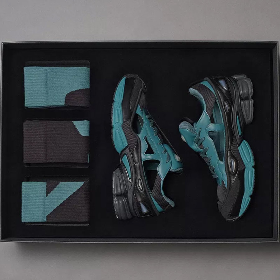 adidas Originals,Ozweego Repli  镂空老爹鞋！全新 Ozweego Replicant 限量发售