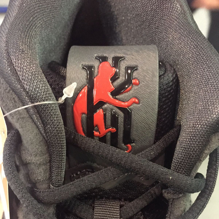 Nike,Kyrie 4,943807-011  为欧文庆生！Nike Kyrie 4 猴年配色释出