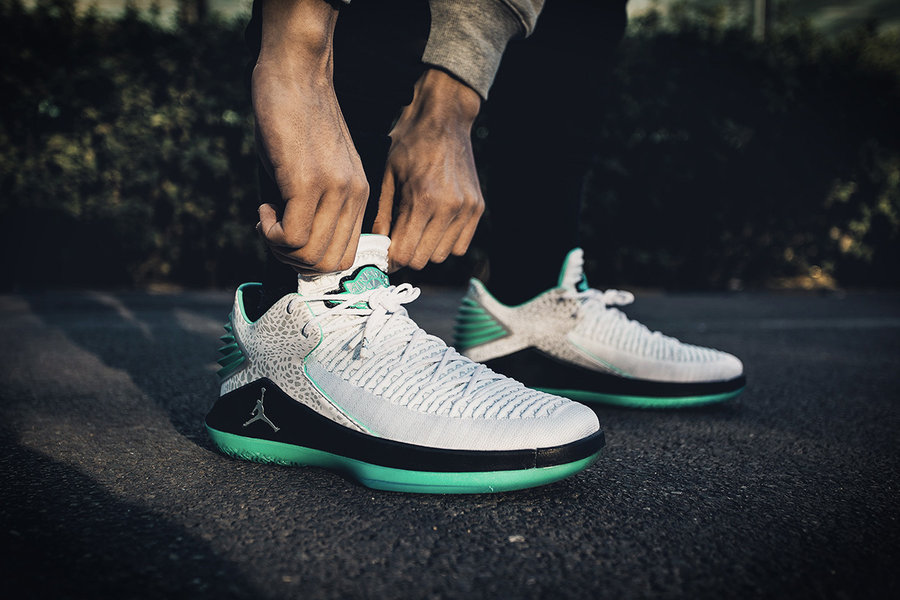 AJ32,Air Jordan 32 Low  实物开箱+上脚！第一双中国球员的 Jordan PE 球鞋你也能买到！