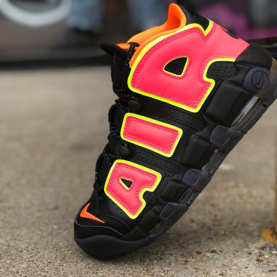 Nike,Air More Uptempo  骚粉大 AIR！Nike Air More Uptempo 全新配色实物曝光