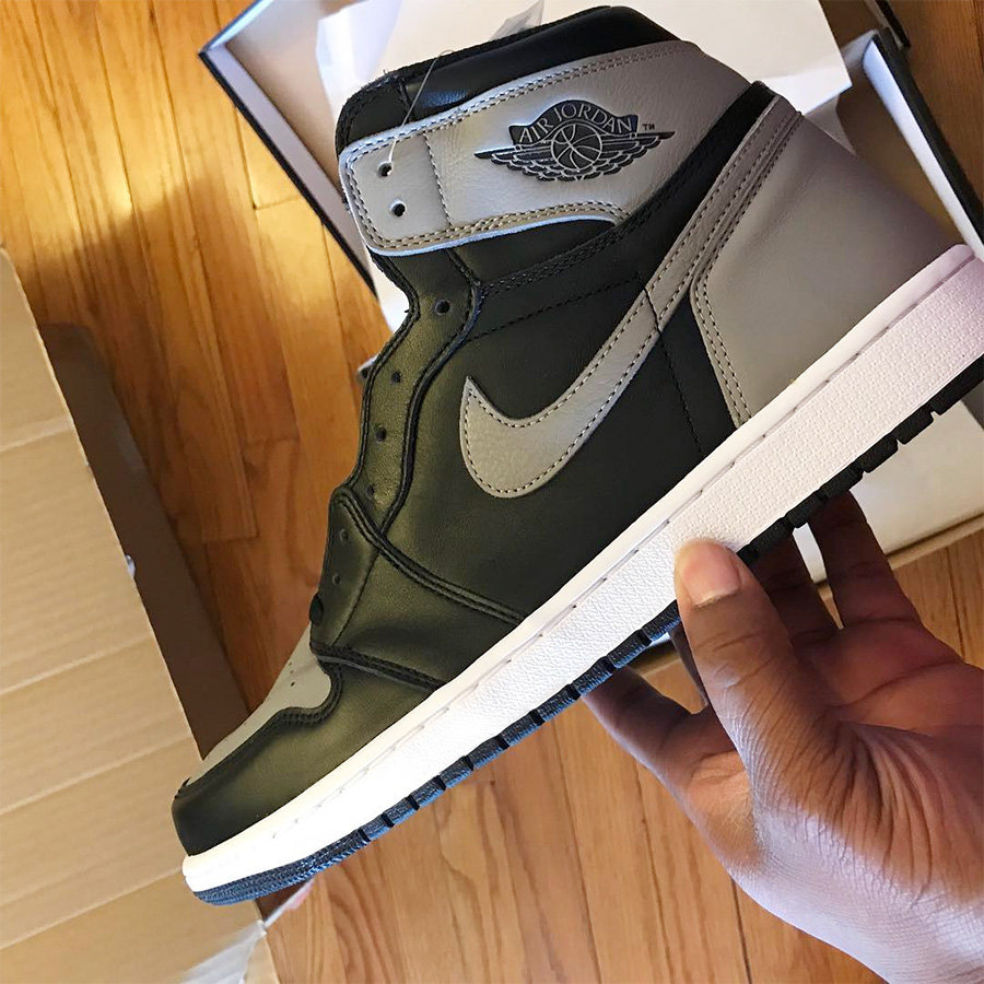555088-013,AJ1,Air Jordan 1 555088-013 AJ1 Air Jordan 1 的疯狂还将继续！除了 Shadow 还有这双！